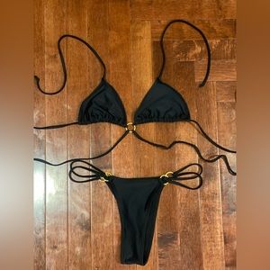 Black bikini w/gold hoop hardware